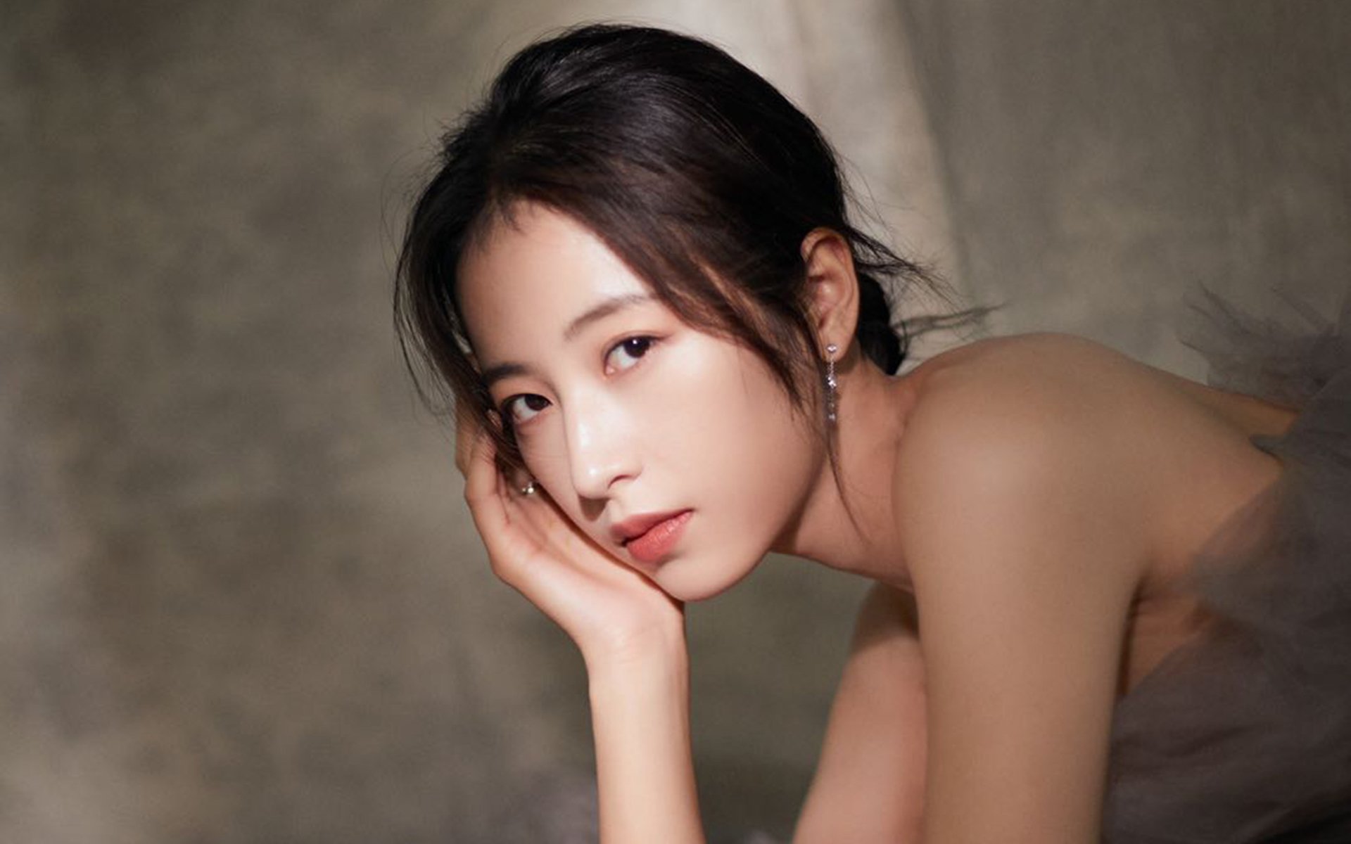 “六人制袋棍球：赛事精彩纷呈，成都七中东部赛场成焦点”